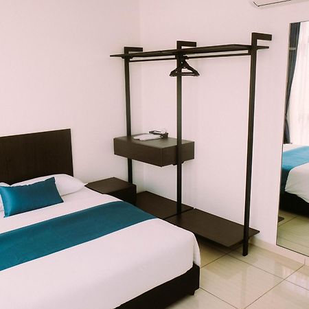 Ramada Suites By Wyndham The Straits Johor Bahru Buitenkant foto