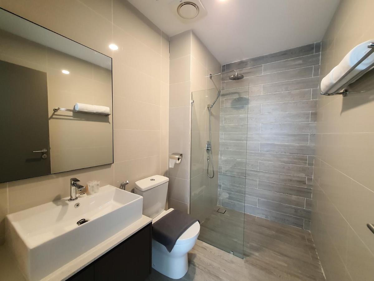 Ramada Suites By Wyndham The Straits Johor Bahru Buitenkant foto