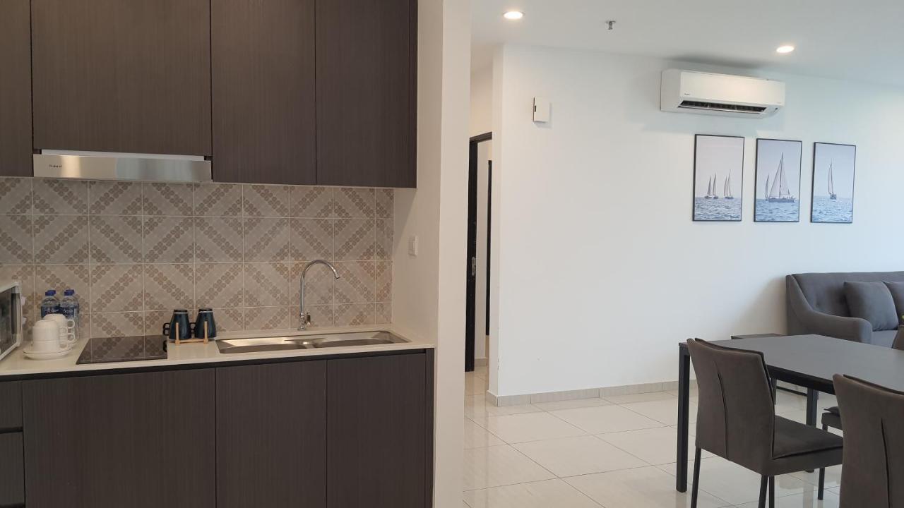 Ramada Suites By Wyndham The Straits Johor Bahru Buitenkant foto