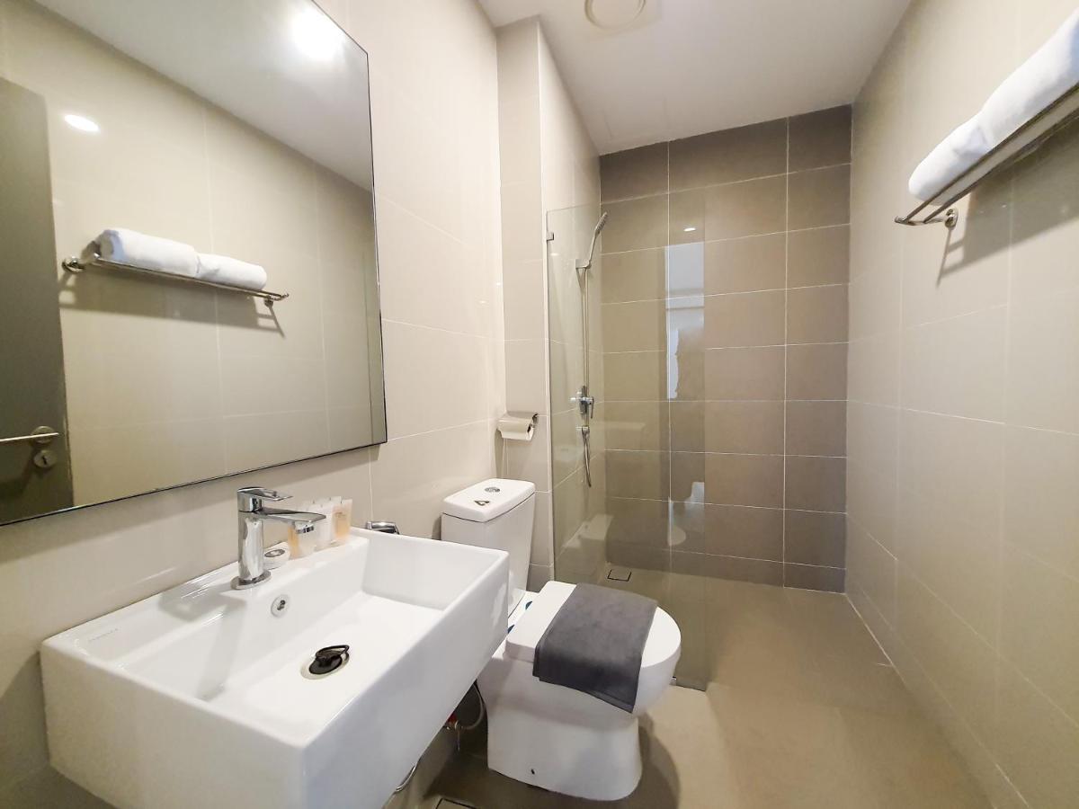 Ramada Suites By Wyndham The Straits Johor Bahru Buitenkant foto