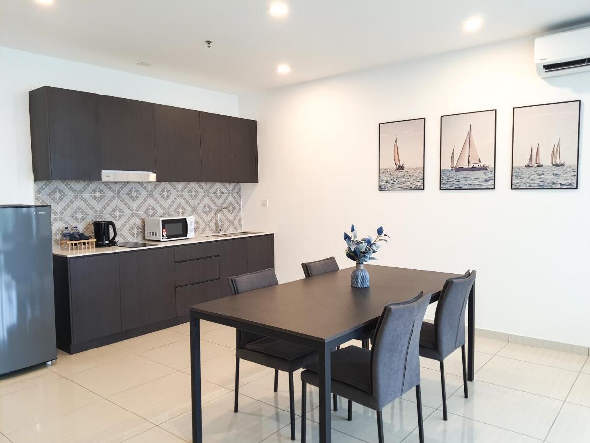 Ramada Suites By Wyndham The Straits Johor Bahru Buitenkant foto