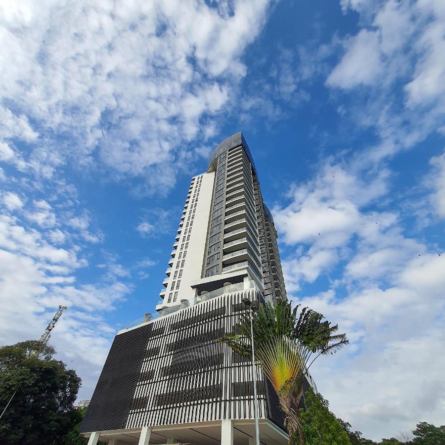 Ramada Suites By Wyndham The Straits Johor Bahru Buitenkant foto