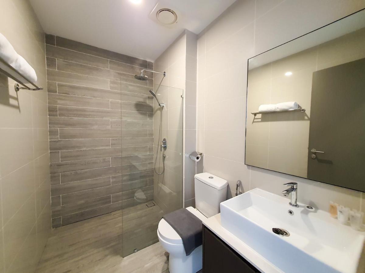 Ramada Suites By Wyndham The Straits Johor Bahru Buitenkant foto