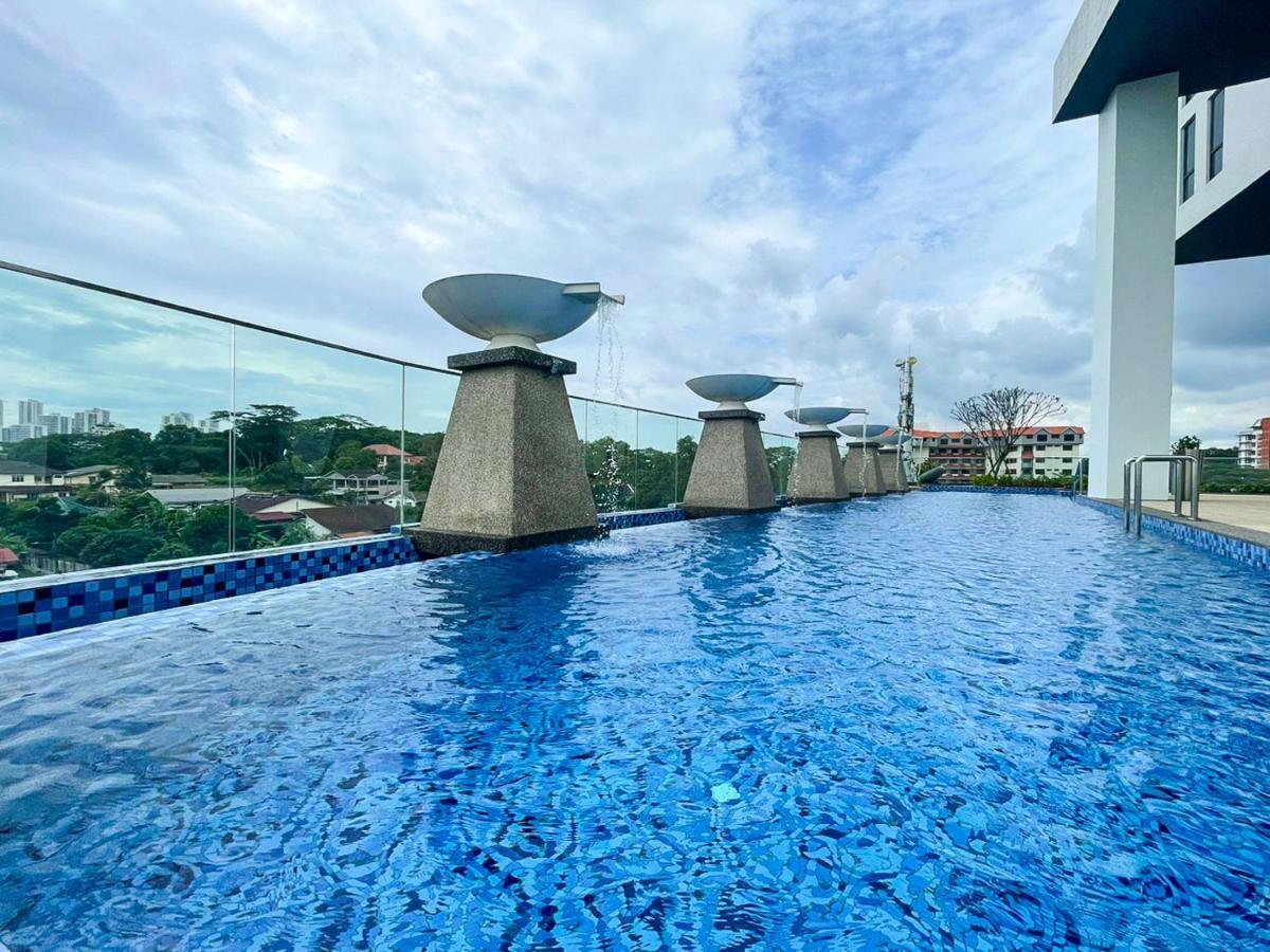 Ramada Suites By Wyndham The Straits Johor Bahru Buitenkant foto