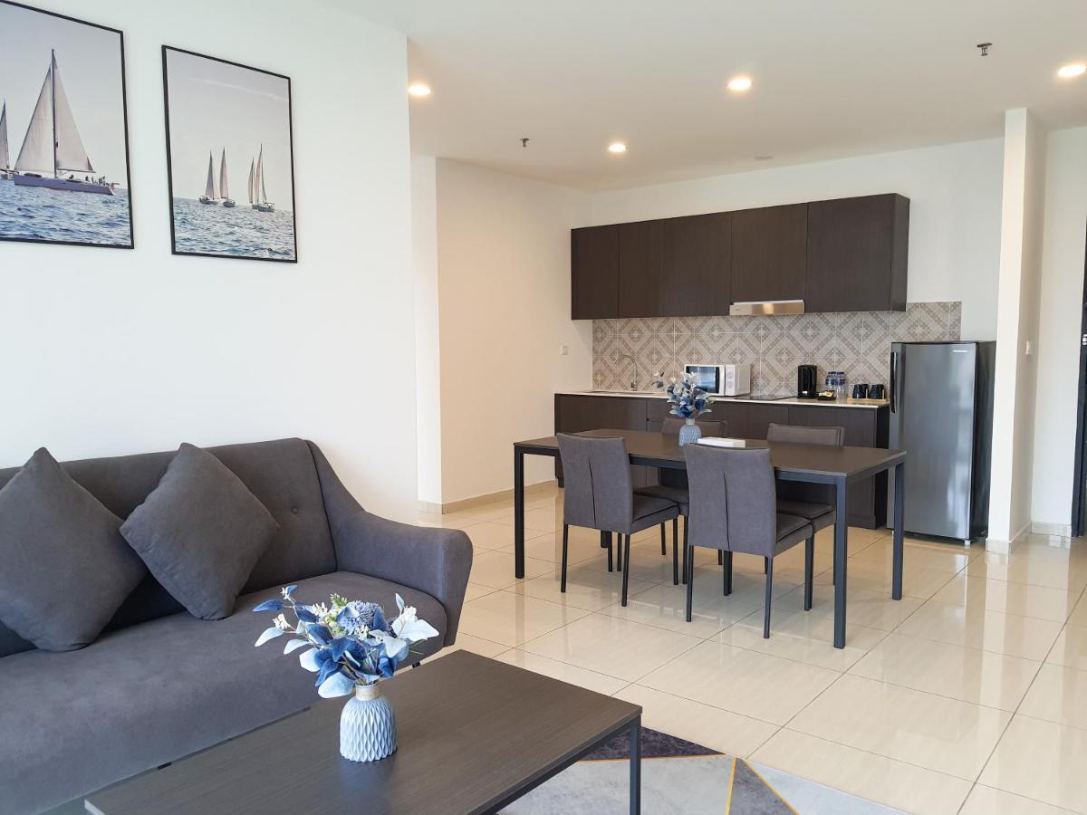 Ramada Suites By Wyndham The Straits Johor Bahru Buitenkant foto