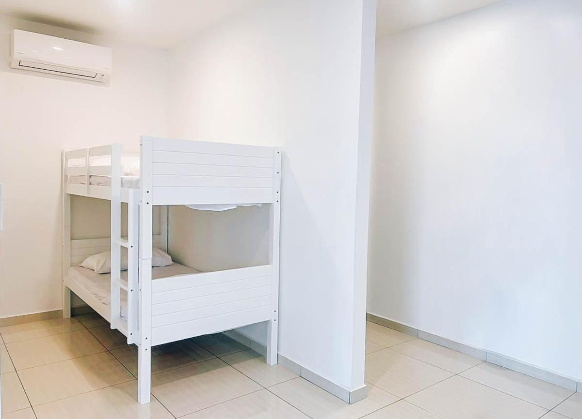 Ramada Suites By Wyndham The Straits Johor Bahru Buitenkant foto
