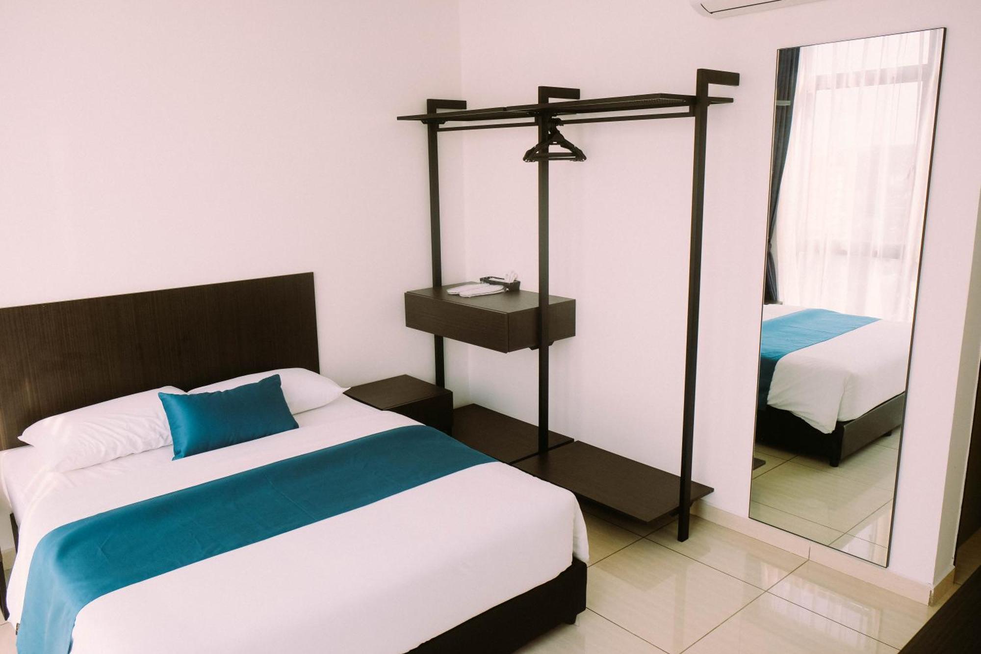 Ramada Suites By Wyndham The Straits Johor Bahru Buitenkant foto